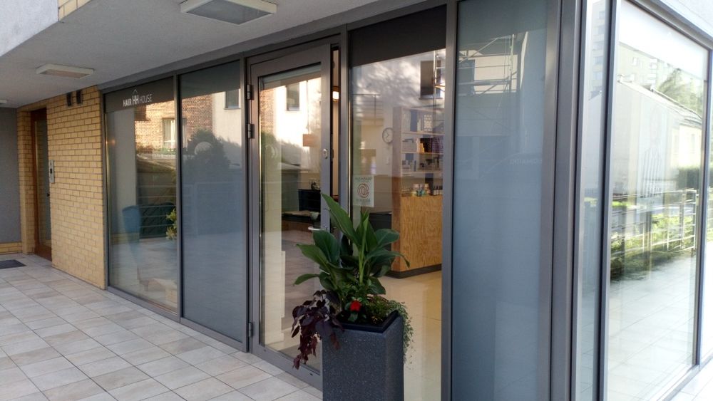 Sprzedam działający salon fryzjerski