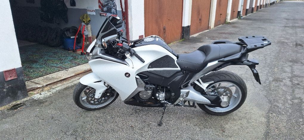 Honda vfr 1200 f