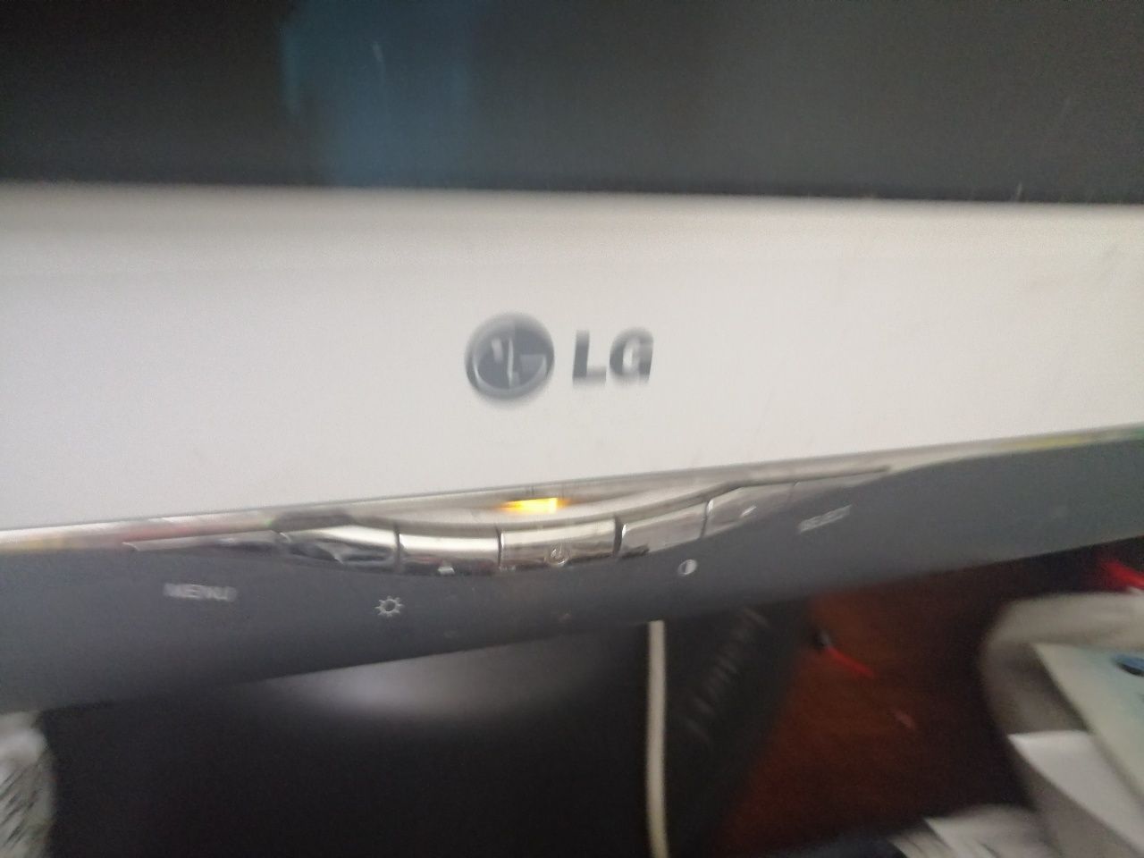 Продам монитор LG