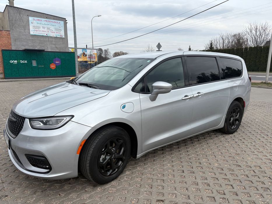 Chrysler Pacyfica hybryda plug-in