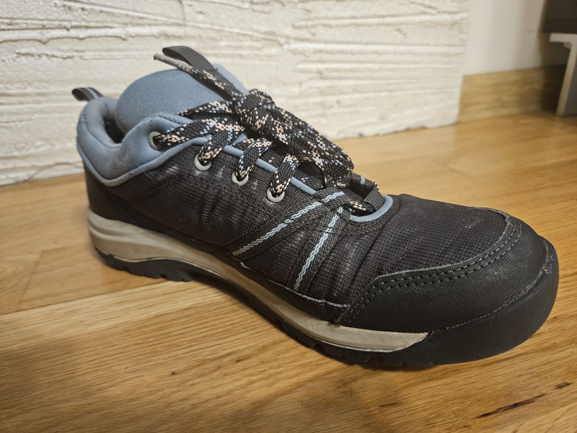 Buty turystyczne Quechua niskie wodoodporne 38