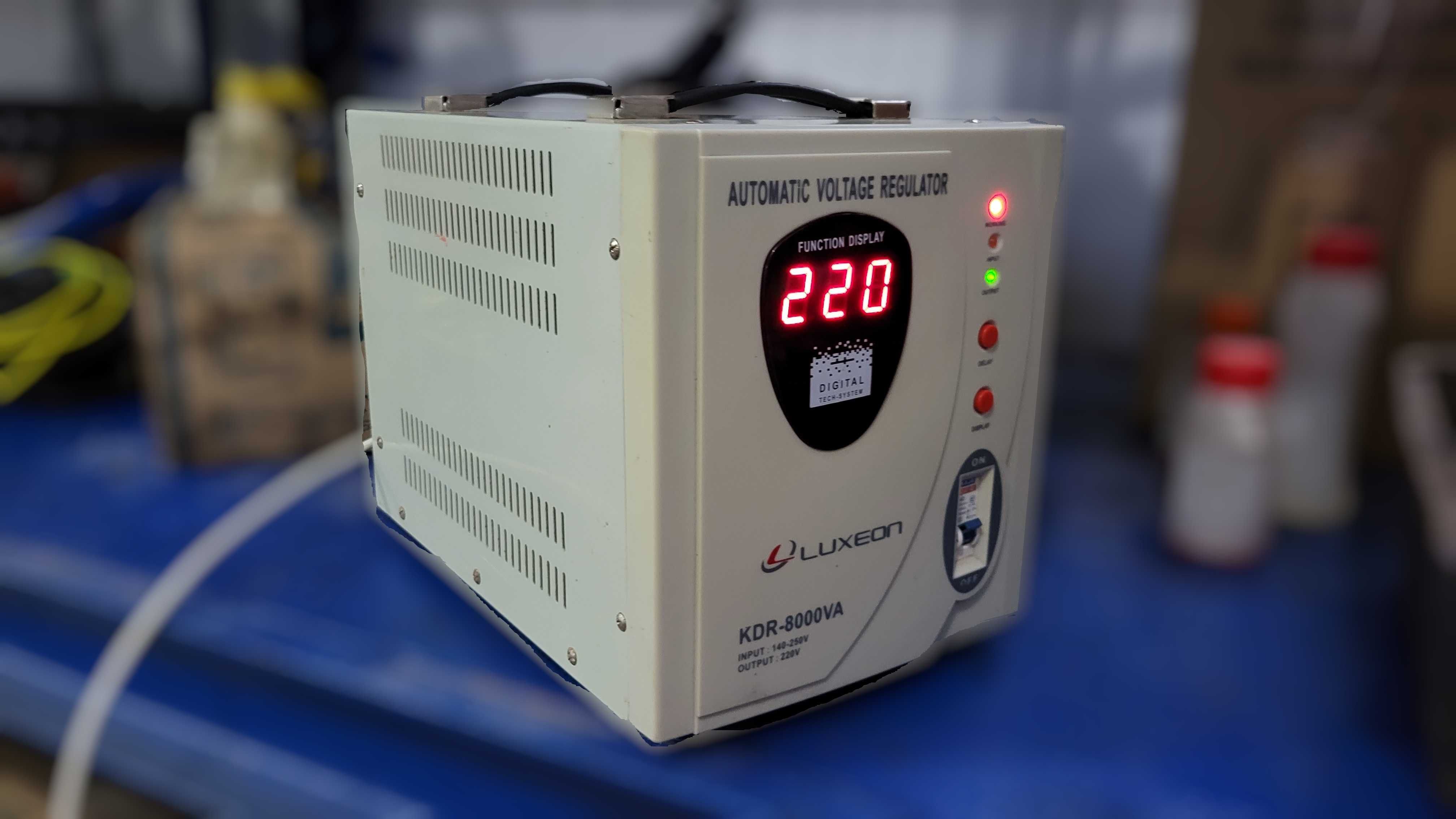 Стабілізатор напруги Luxeon KDR-8000VA 5,6 kW