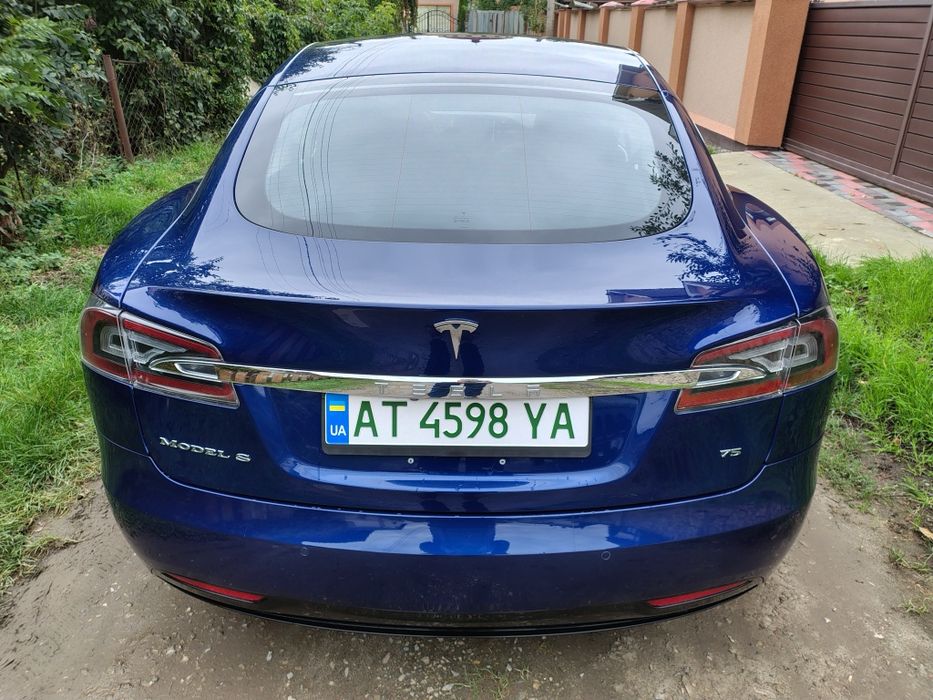 Tesla model S 2016