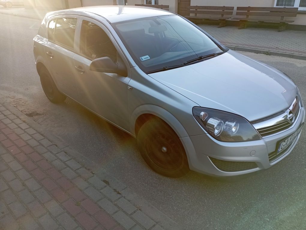 Astra h,1.7 td,2011 r,295 tys,klima sprawna