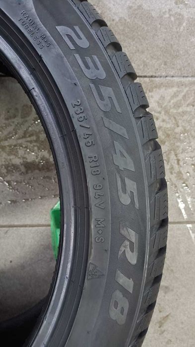 2x 235/45R18 PIRELLI Sottozero 3 bieżnik 6,61 mm zima 2022