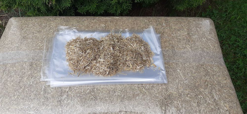 Słoma do ściółkowania oraz do uprawy boczniaków