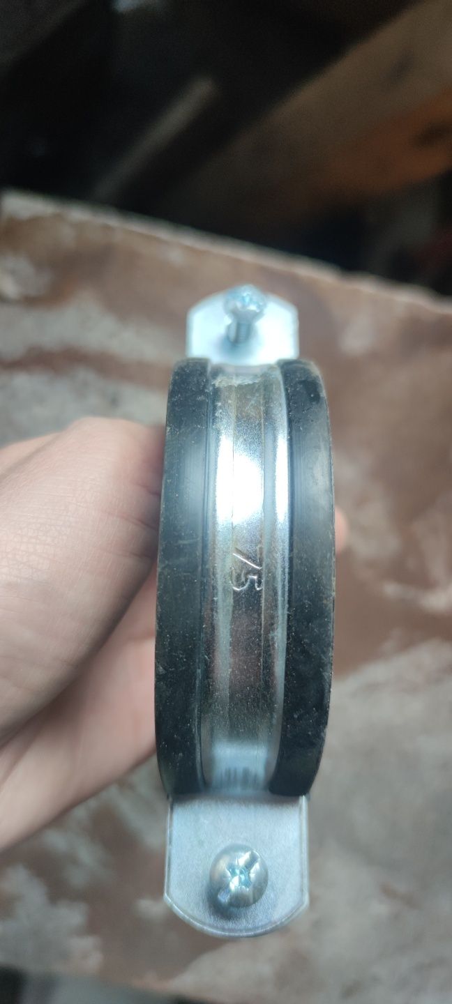 Uchwyt metal guma fi75 centralny