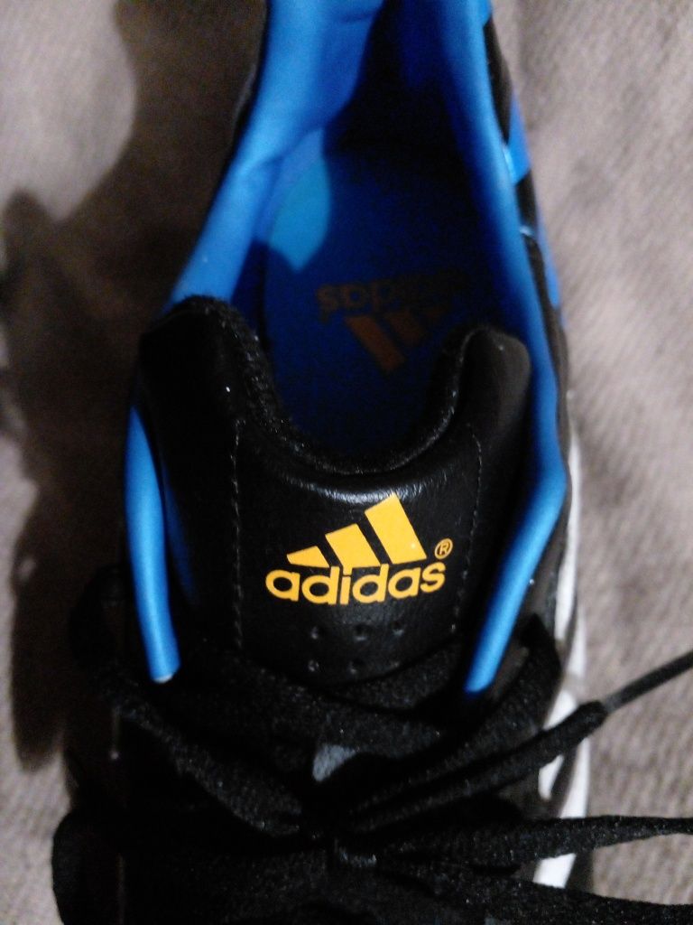 Бутсы (красовки) Adidas .