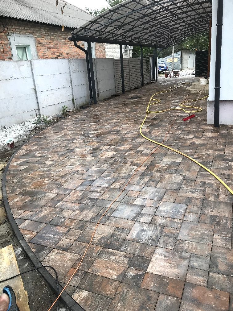 Укладка Тротуарной плитки  Брусники Песчаника