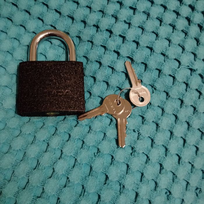 Kłódka Gerda z trzema kluczami