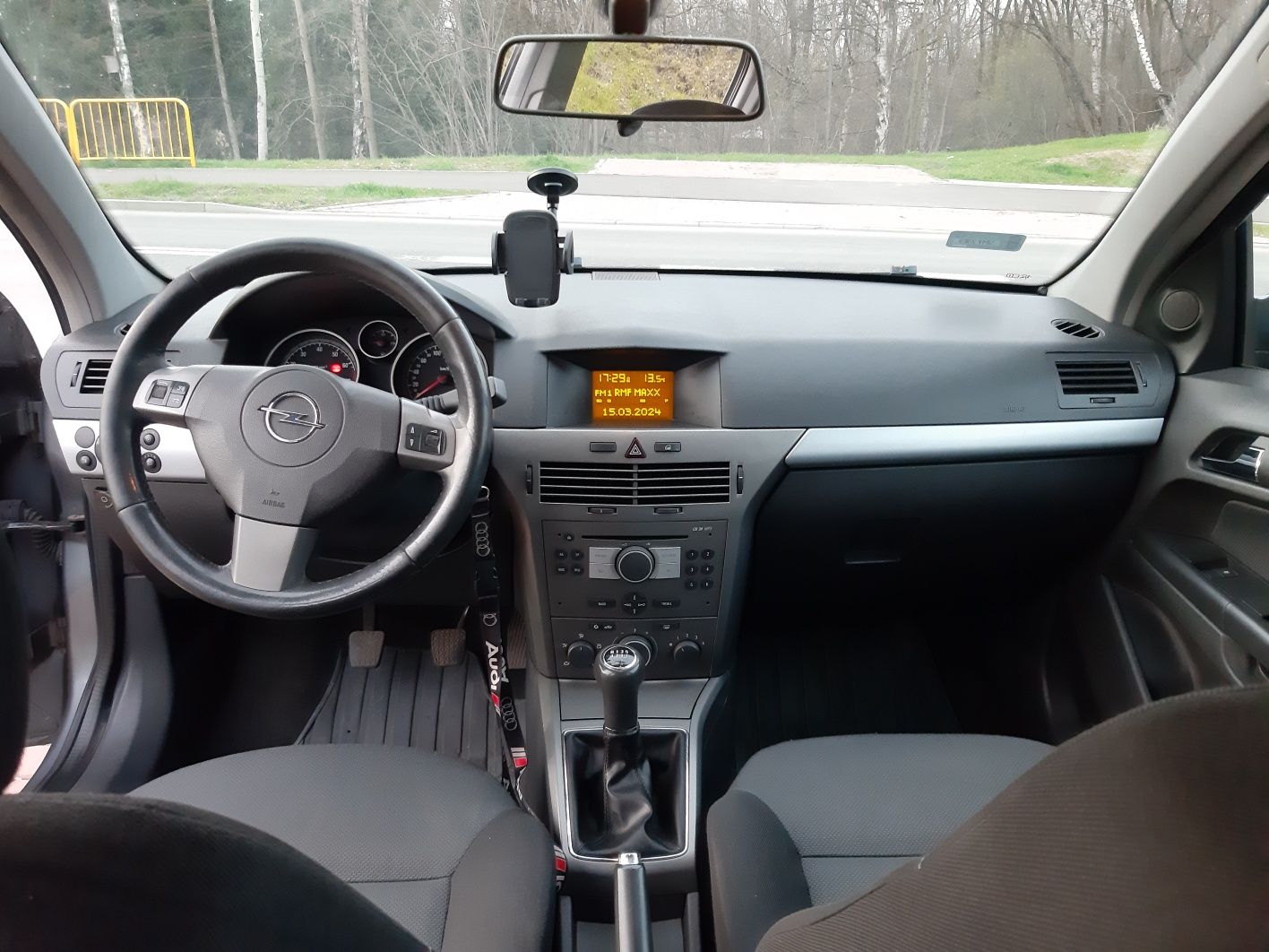 Opel astra 3 H 1.4 90km nowe LPG Zadbana salon pl