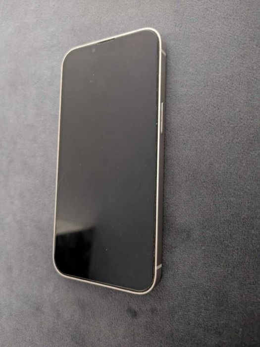 IPhone 13 sem nenhum risco novo c/caixa