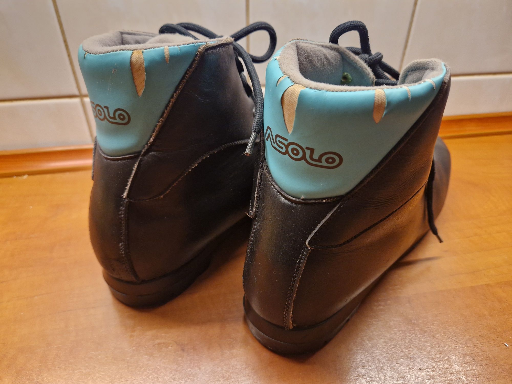 Buty do nart biegowych Asolo roz. 47 1/3 NnnBc