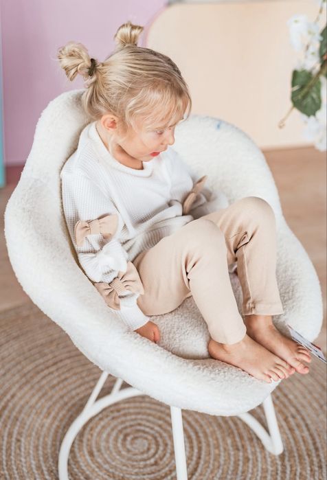 Nowy sweter z kokardkami mam ten luz 104/110