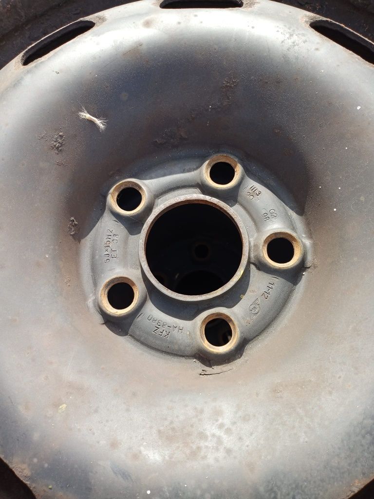 Opony zimowe 185/65R/15 wraz z felgami sprzedam