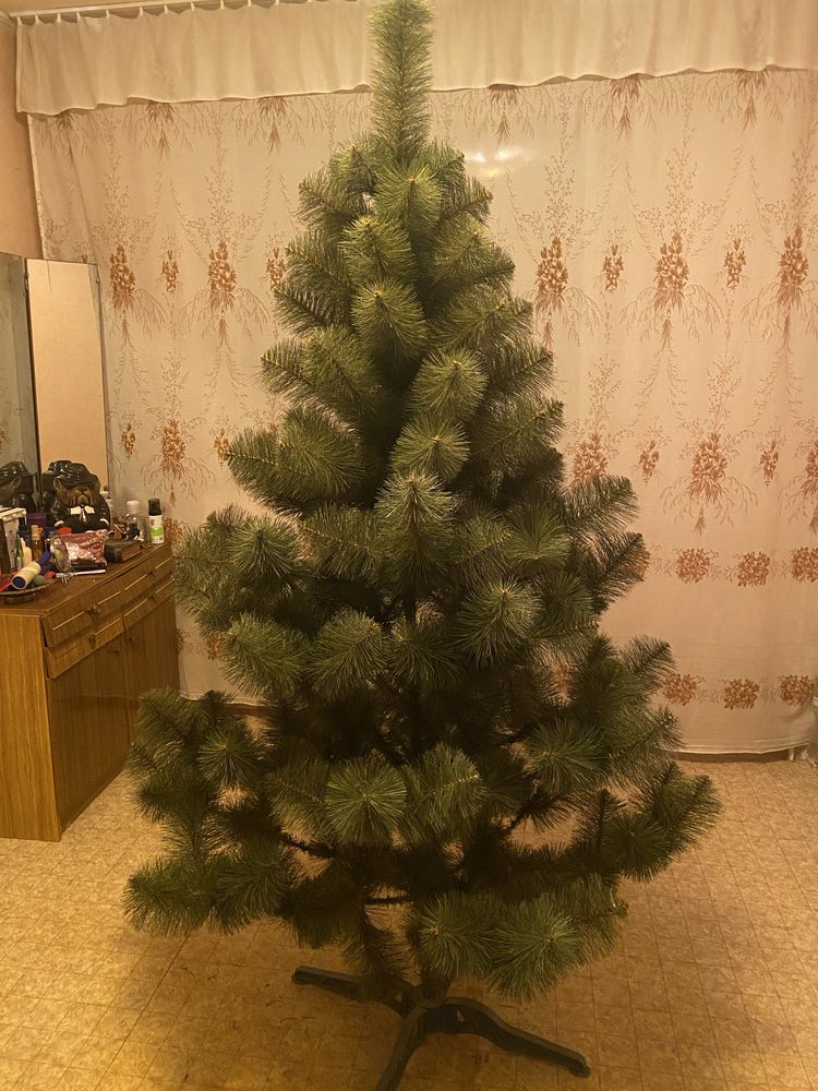 Елка искуственная.
