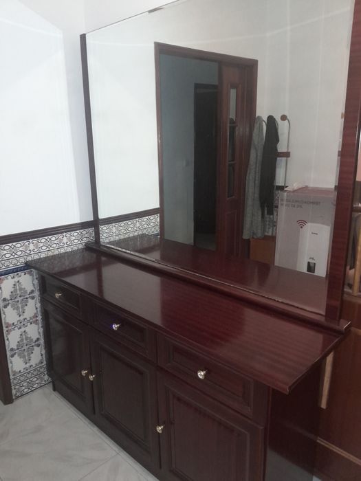 Aparador de mogno macico c/ espelho 200€