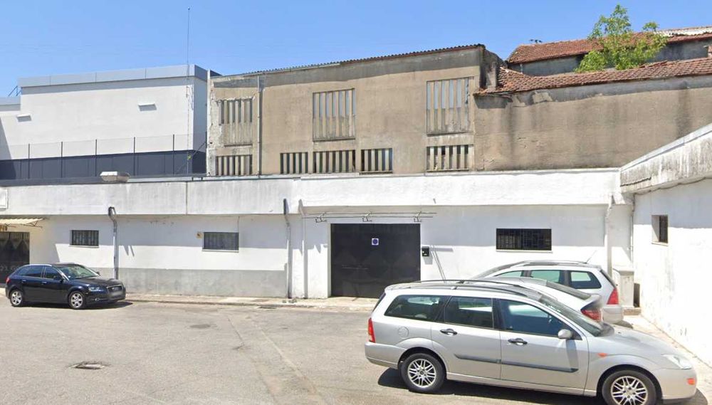 Arrenda-se Armazém Oficina - centro Braga