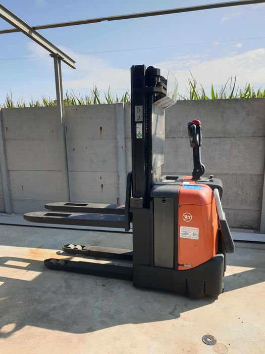 Paleciak elektryczny Toyota BT SPE 125 Wozek TRIPLEX 4,15 metra