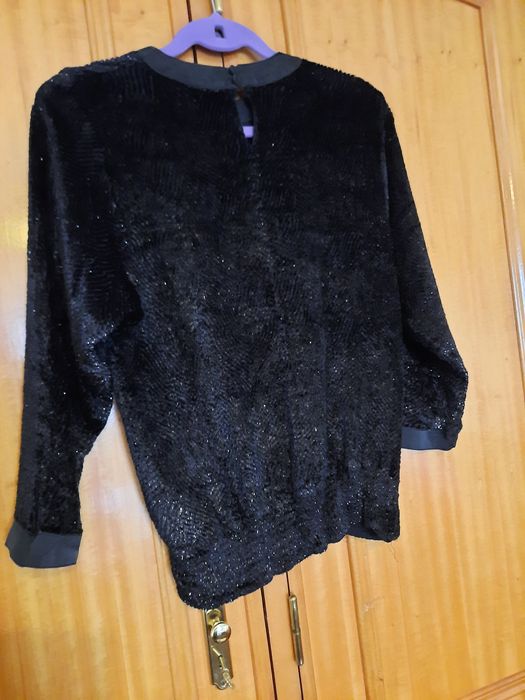 Blusa preta cintilante tamanho 40