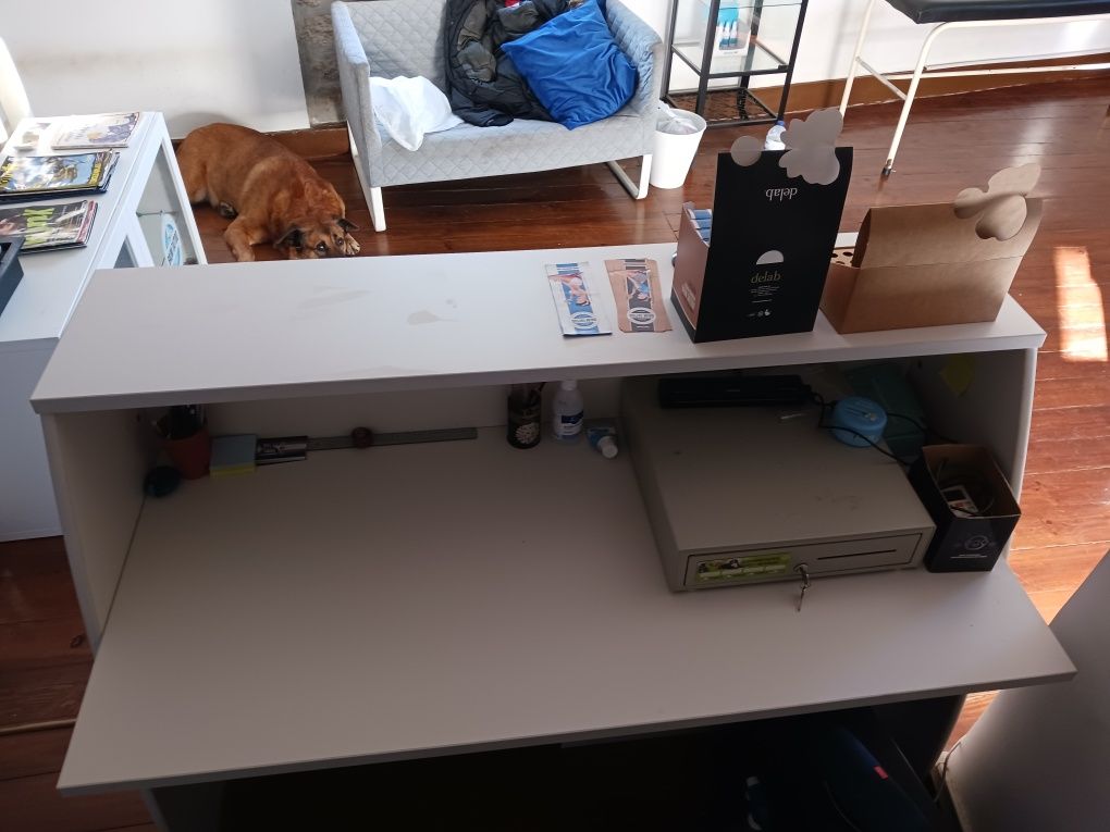 Balcão de atendimento recepção / com secretária