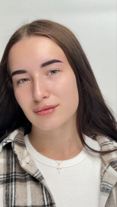 Корекція та фарбування брів (вул. Шкільна)