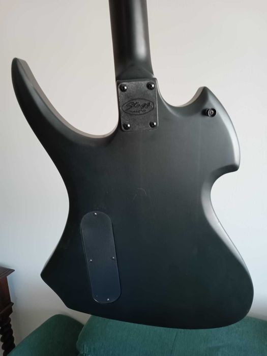 Guitarra Eléctrica Stagg H300 Black Goth