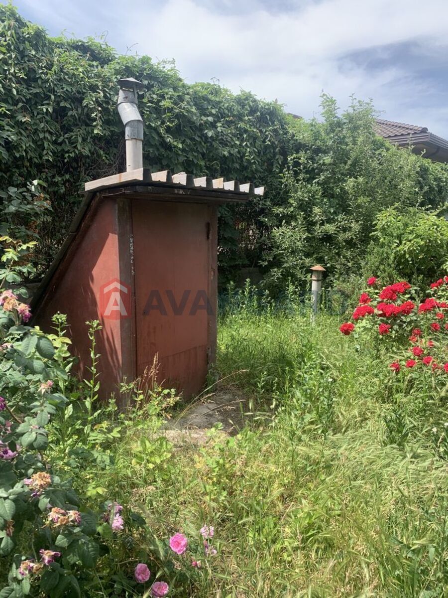 Продам частину будинку.