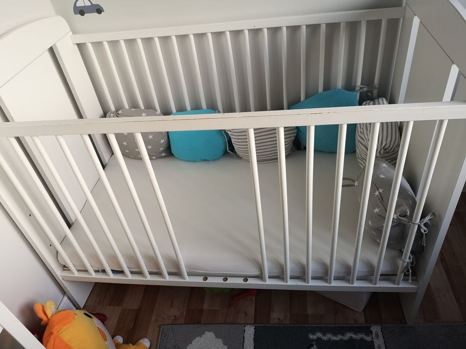 Łóżko łóżeczko białe z misiem + materac