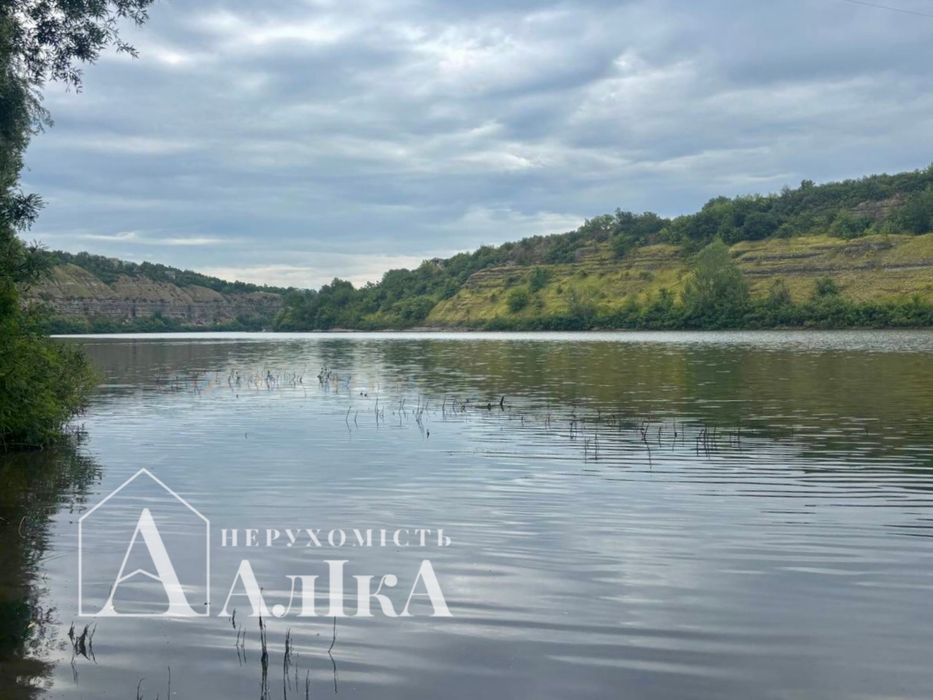 Продам дачний будинок