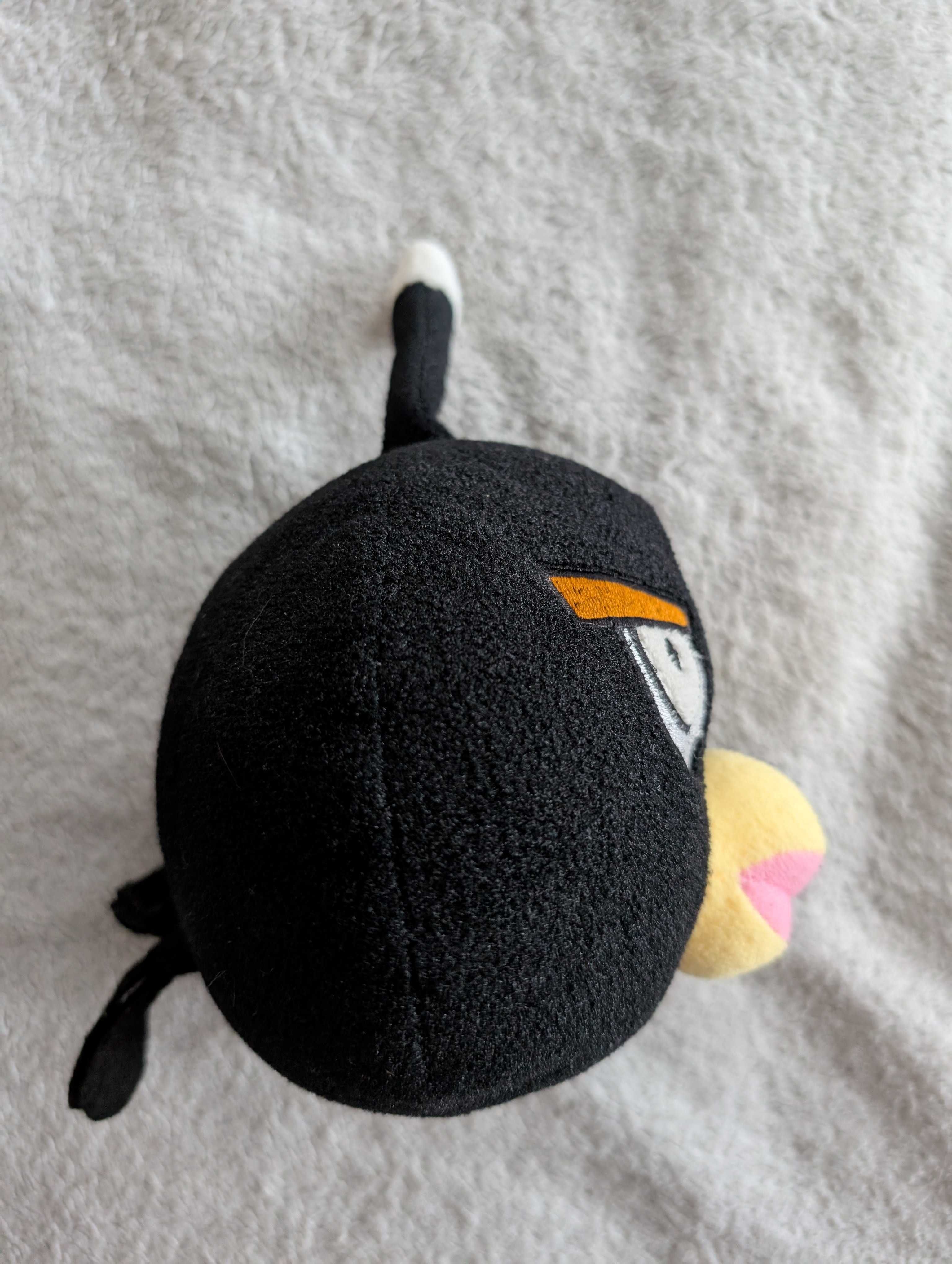 Czarna maskotka ptak Angry Birds