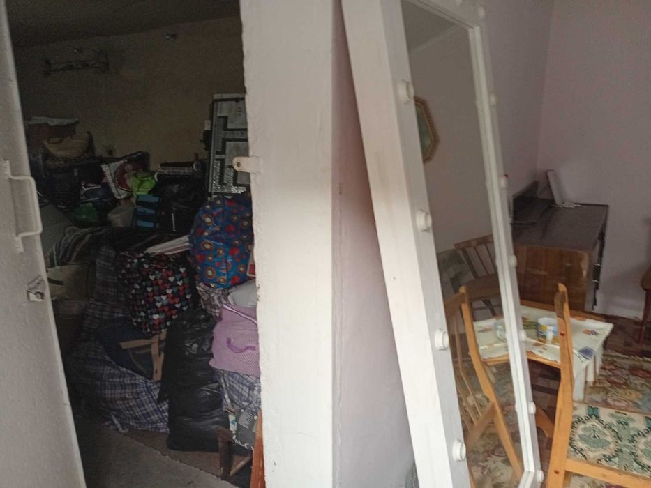 Продам 1/2 частину будинку із ділянкою , гаражем біля Турецького моста