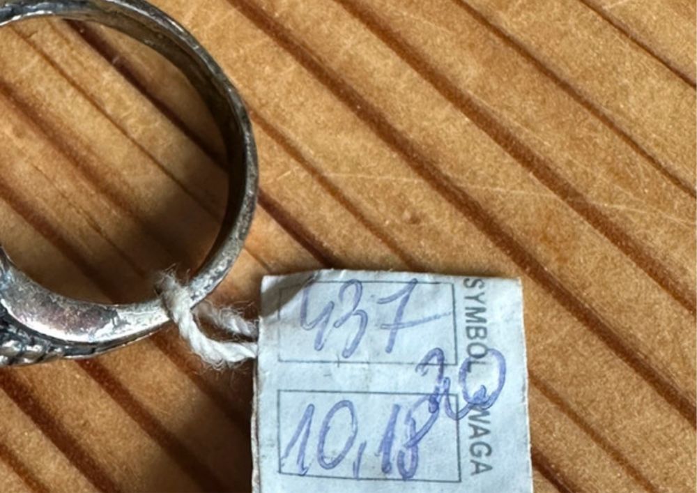 Pierścionek srebrny z piaskiem pustyni nowy z metka