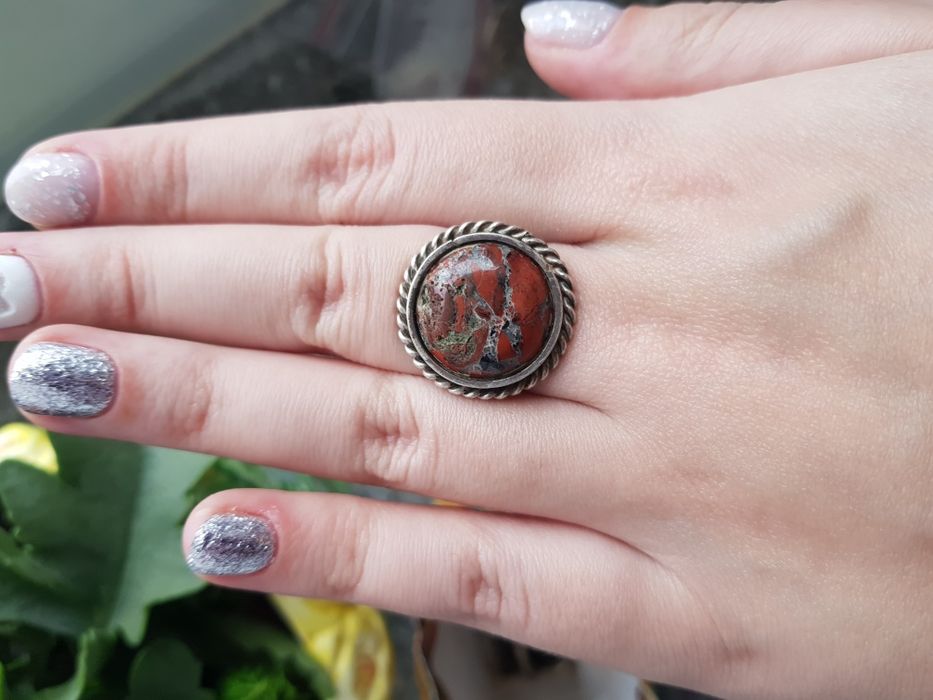 Pierścionek jaspis metalowiec kamień naturalny