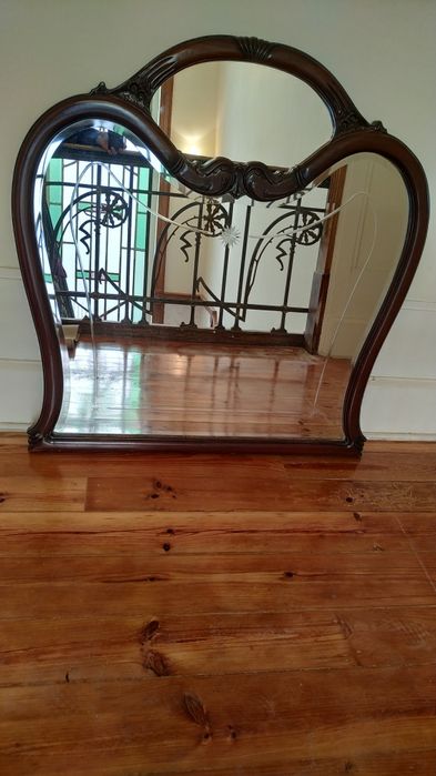 Espelho grande, antigo, vintage, em cristal trabalhado