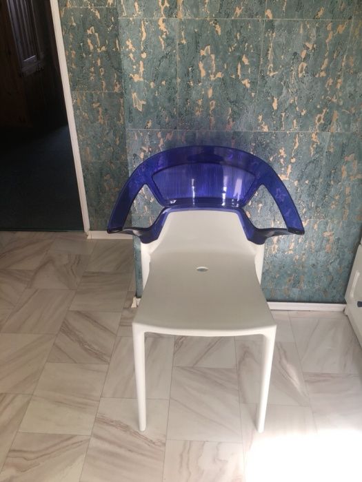 Krzesło / krzesła IRIS biało-niebieskie polipropylen/poliwęglan