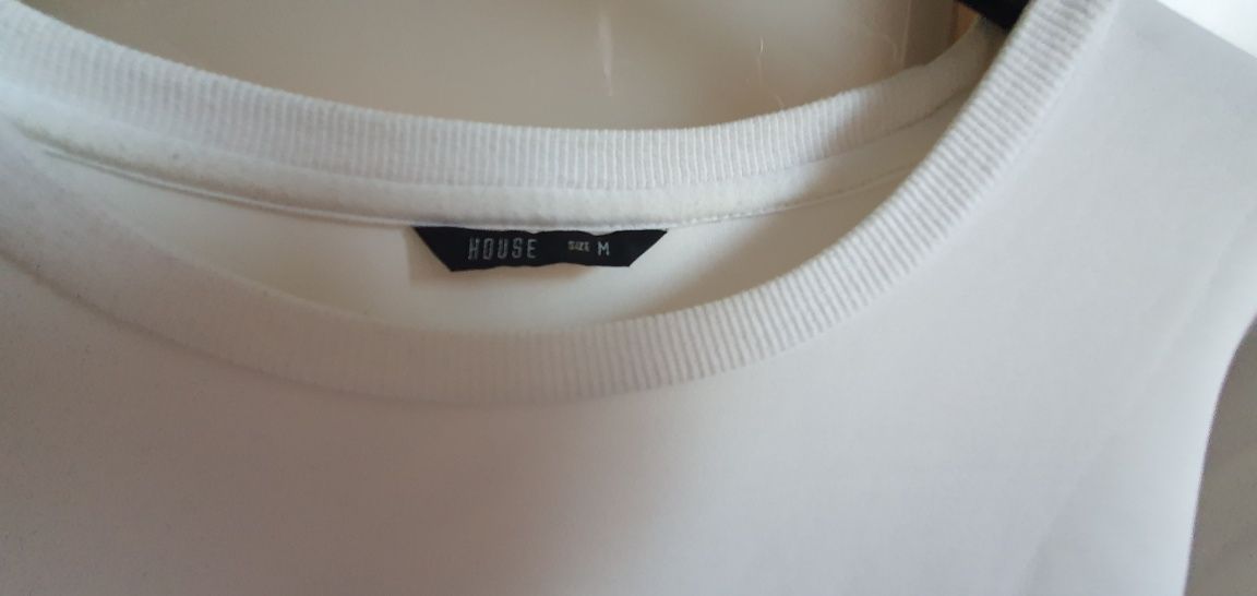 Bluza z nietypowymi rękawami