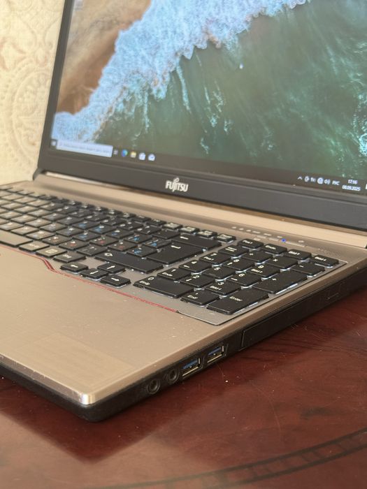 Ноутбук IPS Fujitsu E756 i7 6th SSD DSET021818