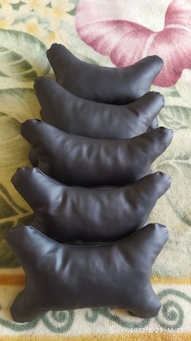 Підголовники до машини