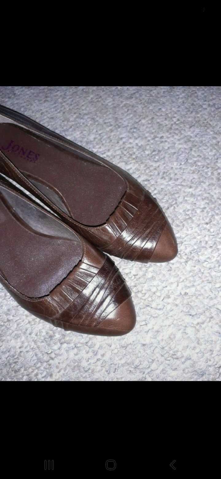 Śliczne eleganckie baleriny Jones Bootmaker