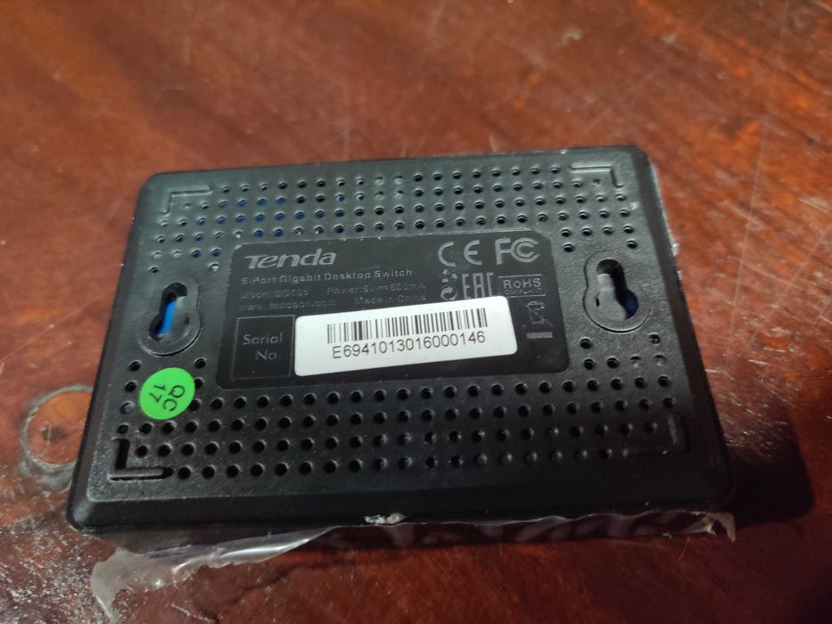 Switch Tenda 1 Gigabit / 1000 Mbps 5 portas