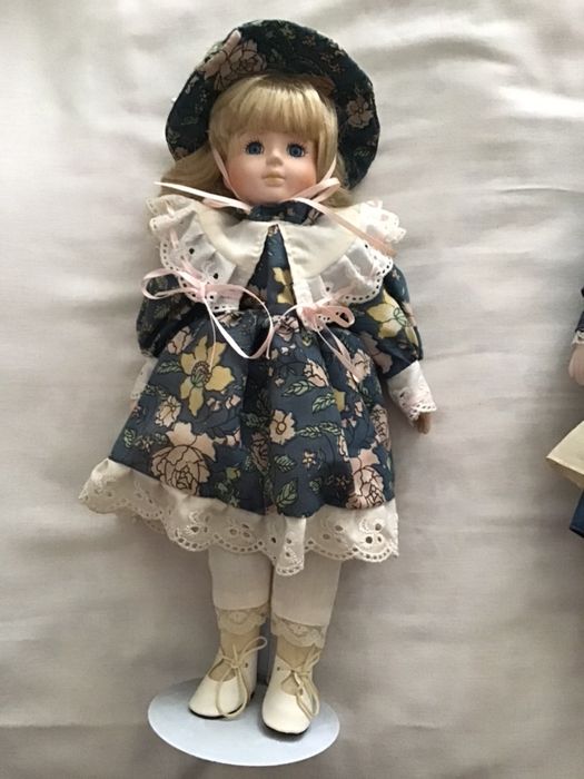Bonecas de porcelana
