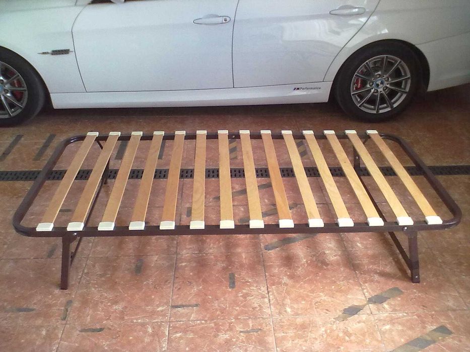 Estrado cama com pés