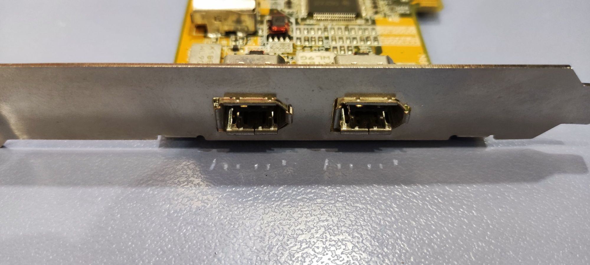 Контролер Asus PCI-1394C