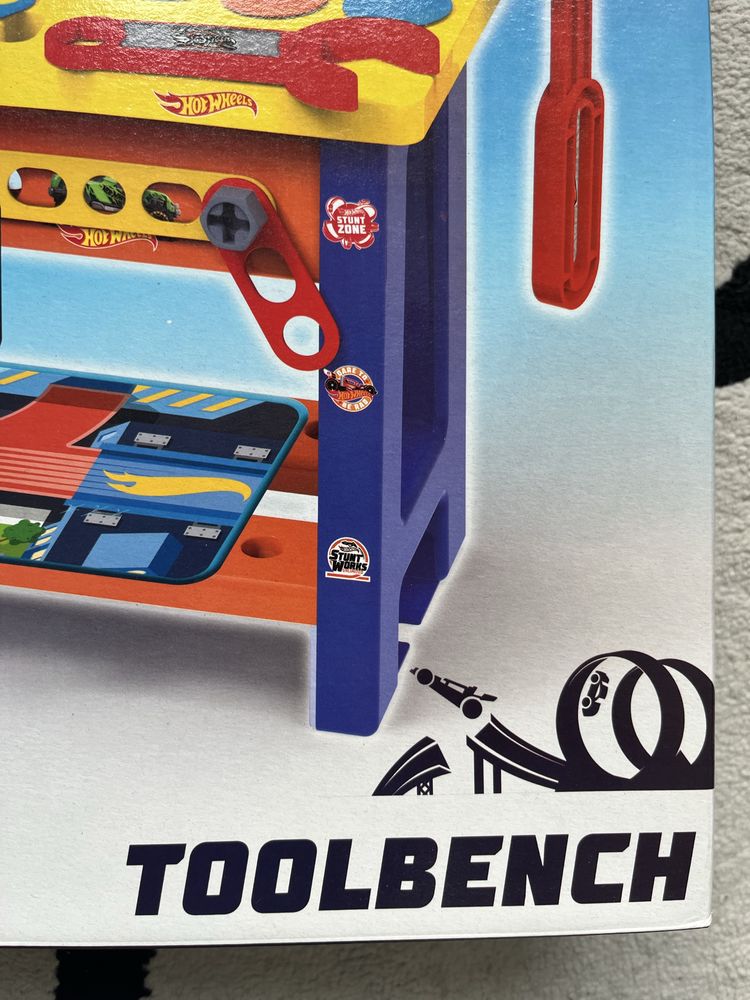 Hotwheels toolbench