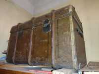 Продам старовинний дорожній чемодан