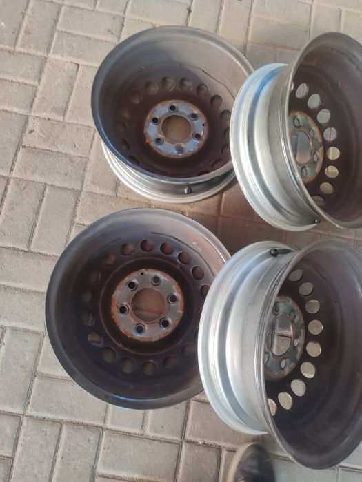 Диски металеві r16 mercedes sprinter 6.130 et51 dia 84.1