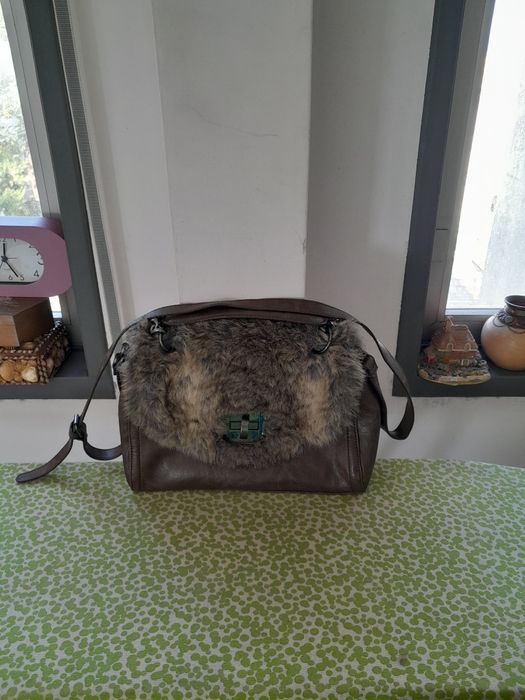 Vendo Mala de Senhora SFERA muito bonita como nova