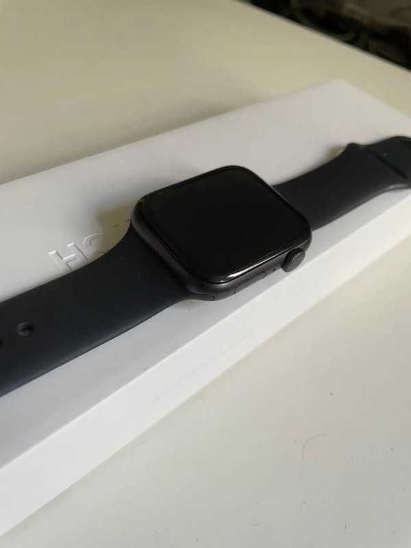 Zegarek Apple Watch używany, funkcjonalny, stan dobry, bez wad