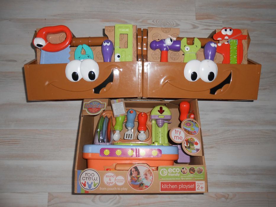 Набори інструментів в ящичках та кухня Roo Crew.